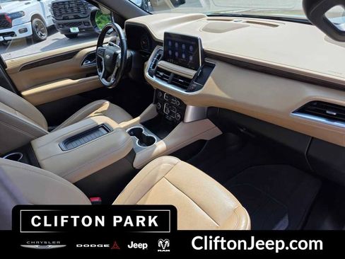 Used 2021 Chevrolet Tahoe Premier w/ Premium Package AWD/4WD image 17