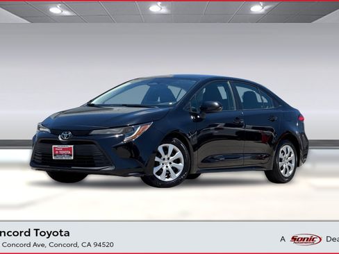Used 2023 Toyota Corolla LE FWD image 1