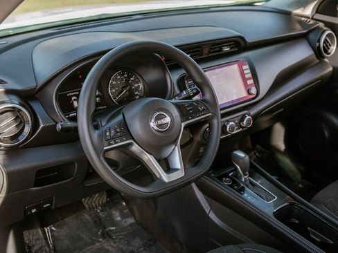 Used 2024 Nissan Kicks SV image 10