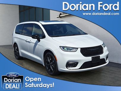 Used 2025 Chrysler Pacifica Limited
