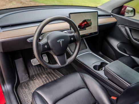 Used 2022 Tesla Model Y Performance AWD/4WD image 14