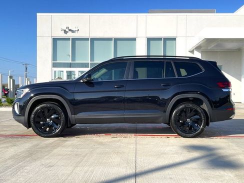 New 2026 Volkswagen Atlas SE image 3