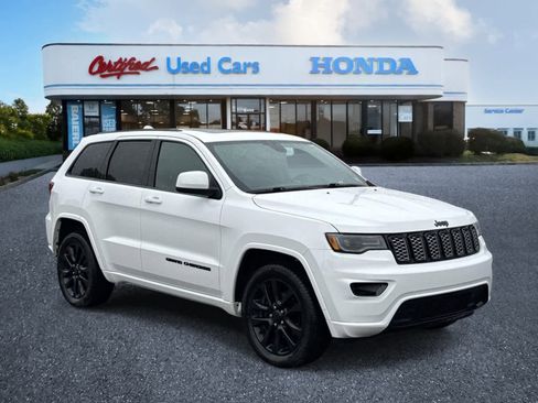 Used 2020 Jeep Grand Cherokee Altitude AWD/4WD image 7