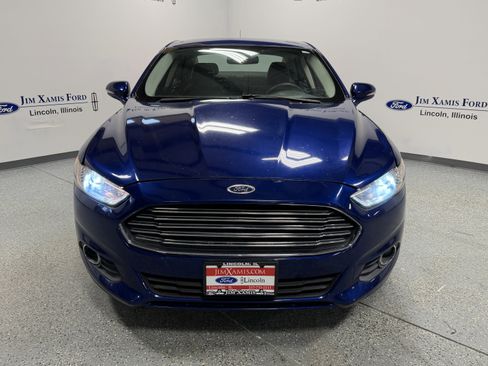 Used 2015 Ford Fusion SE w/ Equipment Group 202A image 2