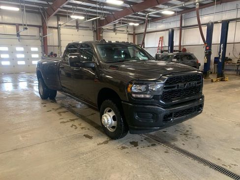 Used 2024 RAM 3500 Tradesman image 9