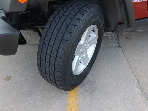 Used 2013 Jeep Wrangler Sport AWD/4WD image 15