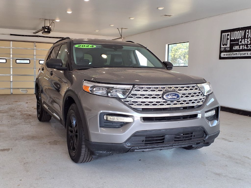 Used 2024 Ford Explorer XLT w/ Equipment Group 202A RWD image 22