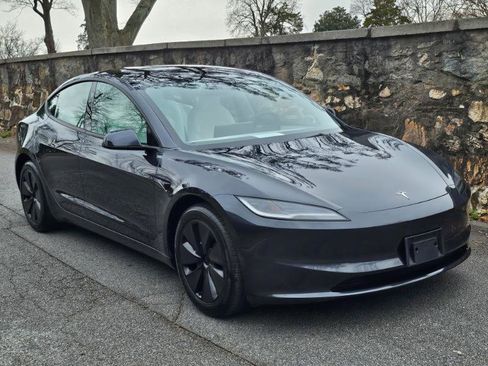Used 2025 Tesla Model 3 Long Range image 11