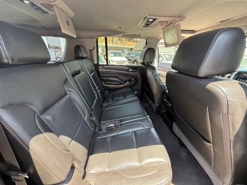 Used 2020 Chevrolet Suburban Premier image 20