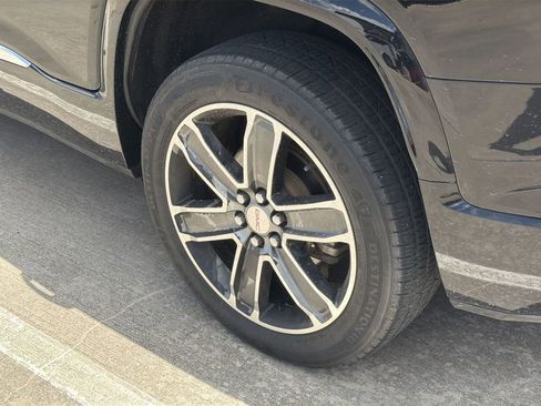 Used 2019 GMC Acadia Denali AWD/4WD image 5