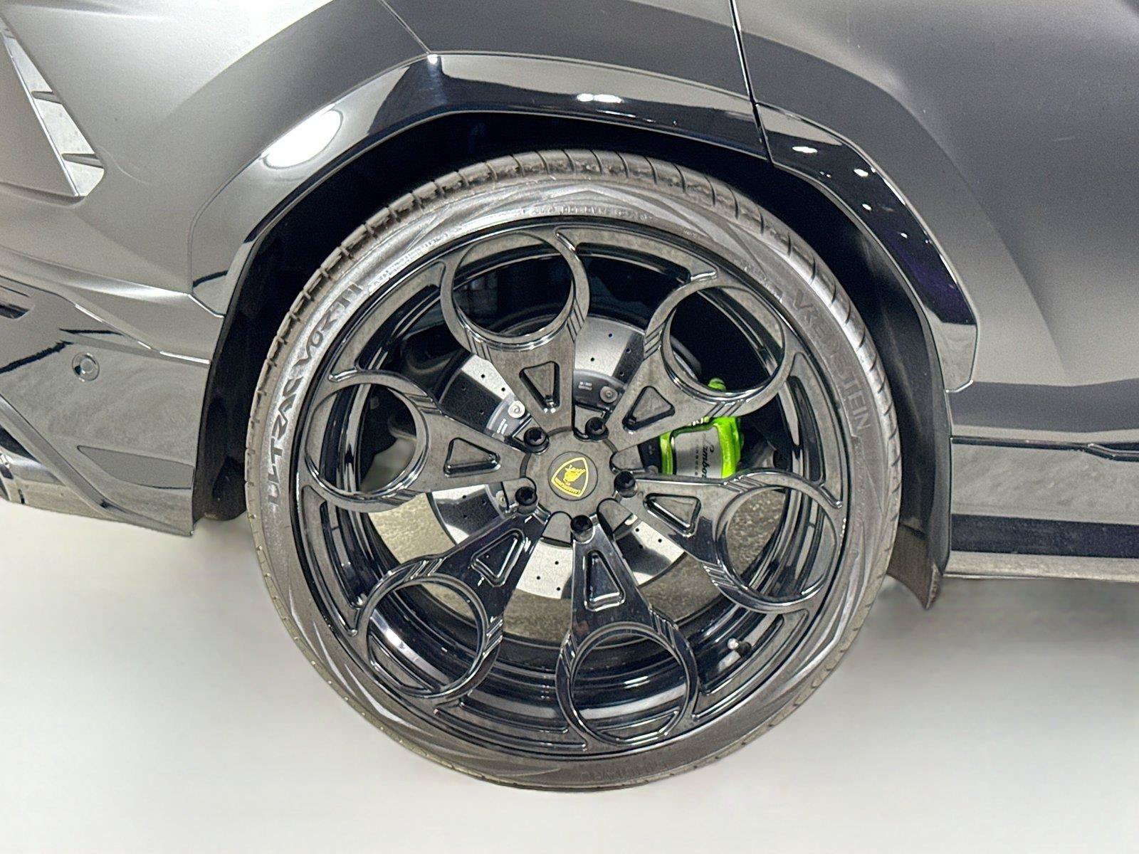Used 2022 Lamborghini Urus AWD/4WD image 39