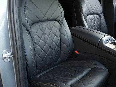 Used 2024 BMW X6 xDrive40i w/ Premium Package image 4