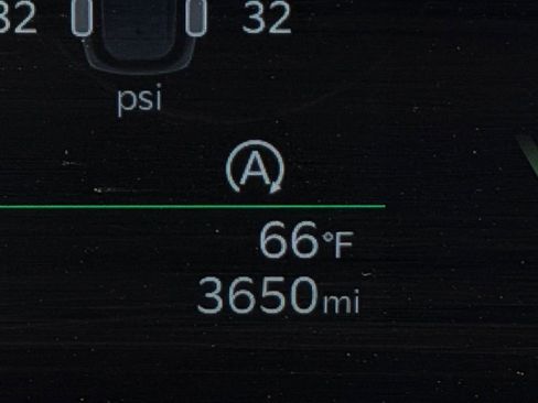 Used 2025 Kia Sorento LX image 16