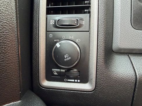 Used 2020 RAM 1500 Express w/ Wheel & Sound Group AWD/4WD image 27
