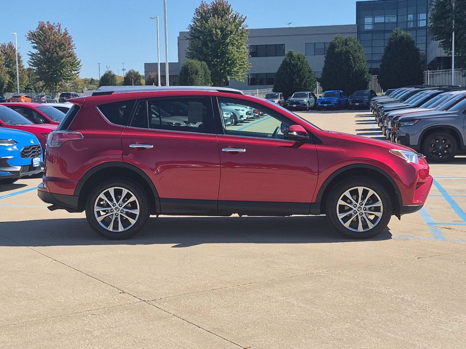 Used 2016 Toyota RAV4 Limited AWD/4WD image 5