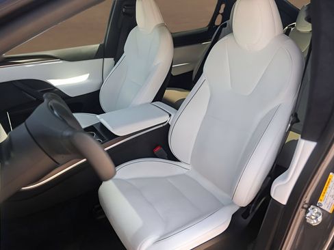 Used 2022 Tesla Model X Plaid AWD/4WD image 7