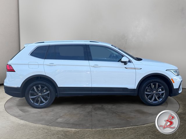 Used 2024 Volkswagen Tiguan SE AWD/4WD image 8