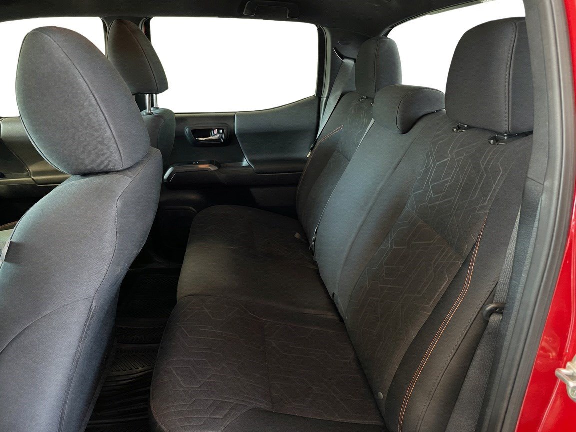 Used 2016 Toyota Tacoma TRD Sport w/ Towing Package RWD image 17