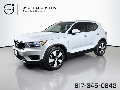Used 2020 Volvo XC40 T4 Momentum w/ Protection Package Premier FWD image 1