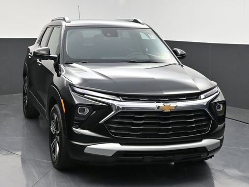 Used 2025 Chevrolet TrailBlazer LT w/ Convenience Package FWD image 2