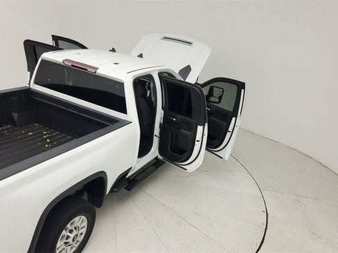 Used 2022 Chevrolet Silverado 2500 LT w/ Convenience Package image 44