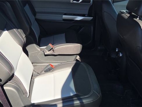 Used 2022 Ford Explorer XLT w/ Equipment Group 202A image 16