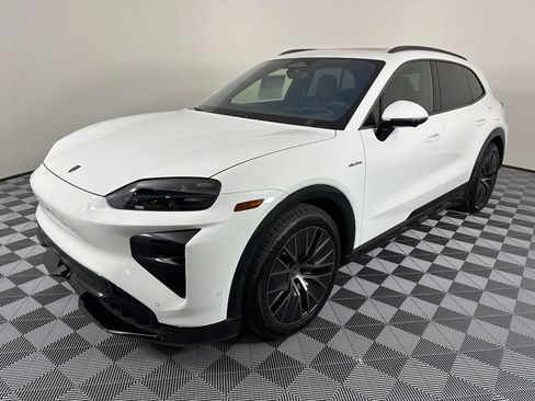 New 2026 Porsche Cayenne Turbo AWD/4WD image 7