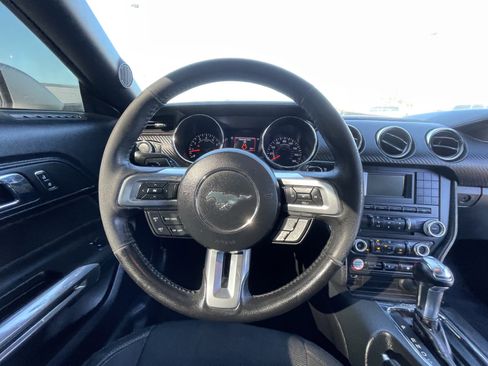 Used 2015 Ford Mustang Coupe RWD image 13
