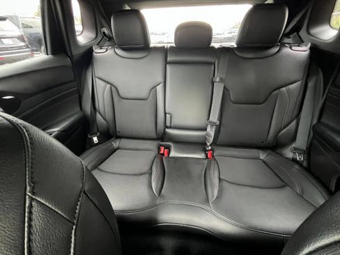 Used 2025 Jeep Compass Trailhawk AWD/4WD image 37