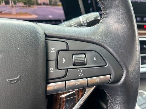 Used 2023 Cadillac Escalade ESV Premium Luxury AWD/4WD image 26