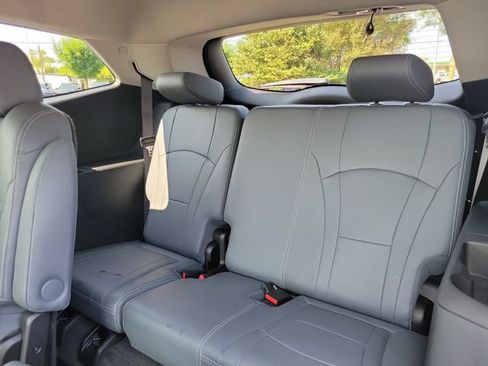 Certified 2020 Buick Enclave Essence w/ Sport Touring Edition FWD image 8