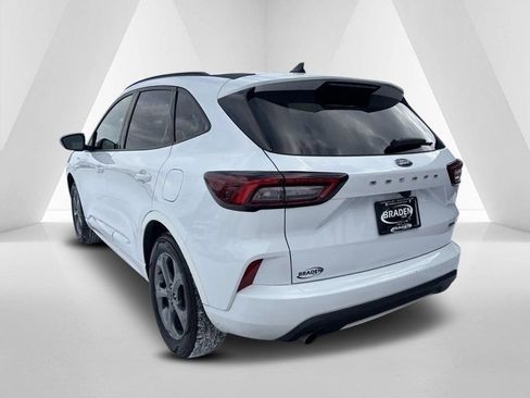 Used 2023 Ford Escape ST-Line Select AWD/4WD image 5