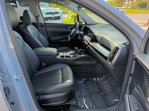 Used 2025 Kia Sorento S w/ Panoramic Sunroof Package AWD/4WD image 24