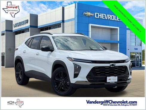 New 2026 Chevrolet Trax ACTIV w/ Sunroof Package FWD image 1