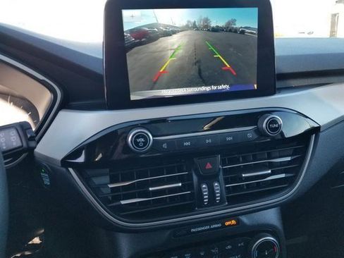 Certified 2022 Ford Escape SE w/ SE Sport Appearance Package image 22