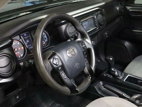 Used 2019 Toyota Tacoma SR image 9