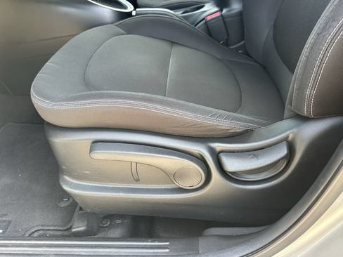 Used 2018 Kia Soul FWD image 23