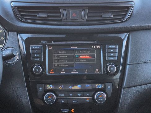 Used 2019 Nissan Rogue SV image 28