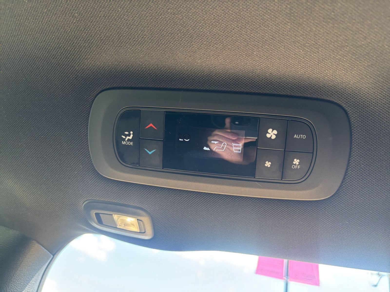 Used 2025 Chrysler Pacifica Limited FWD image 25