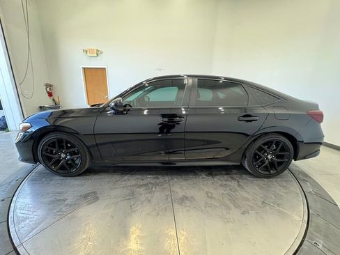 Used 2025 Honda Civic Sport image 15