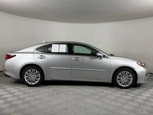 Used 2016 Lexus ES 350 w/ Navigation System Package FWD image 9