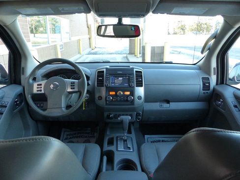 Used 2019 Nissan Frontier SL image 40