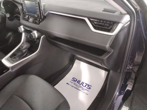 Used 2022 Toyota RAV4 XLE w/ Convenience Package image 29