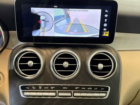 Used 2022 Mercedes-Benz GLC 300 4MATIC image 14