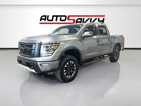 Used 2022 Nissan Titan PRO-4X w/ Pro-4x Convenience Package AWD/4WD image 3