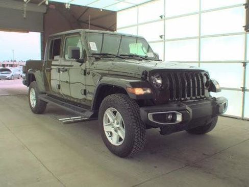 Used 2022 Jeep Gladiator Sport image 1