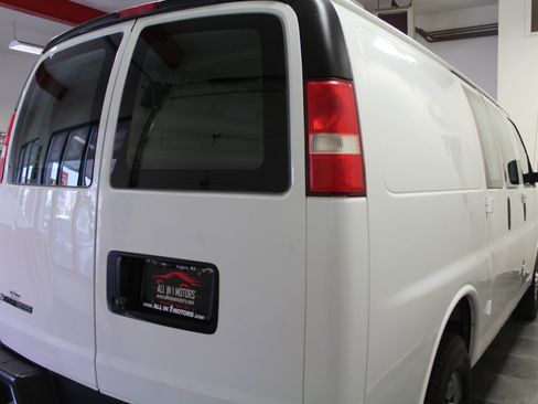 Used 2018 Chevrolet Express 2500 w/ Driver Convenience Package image 7