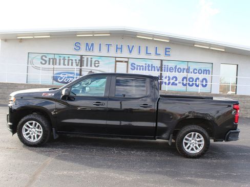 Used 2020 Chevrolet Silverado 1500 RST image 2