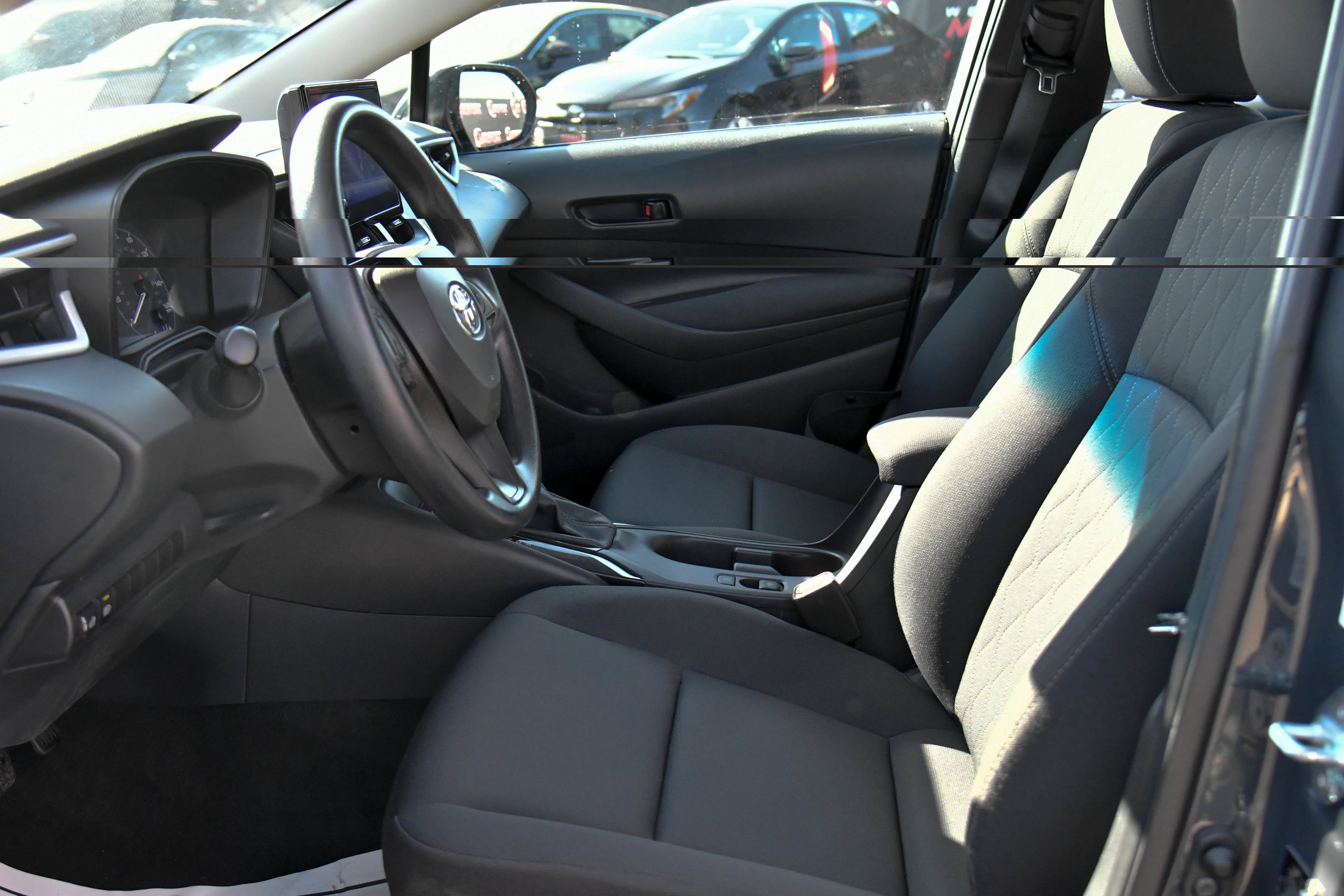 Used 2025 Toyota Corolla LE FWD image 16