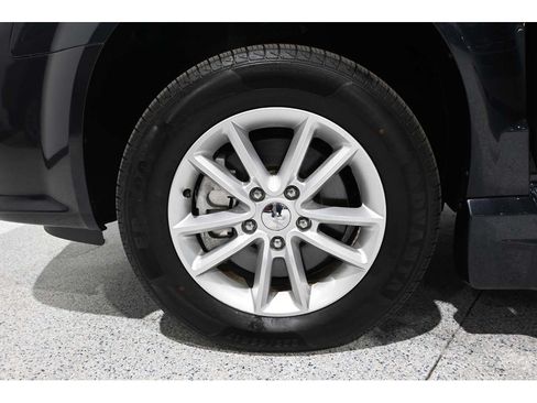 Used 2014 Dodge Grand Caravan SXT FWD image 11